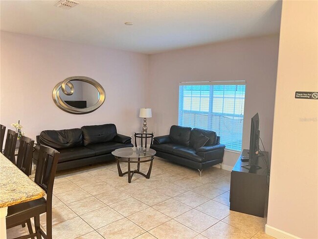 Foto del edificio - 3053 Beach Palm Ave