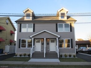 Building Photo - 122 Clinton St