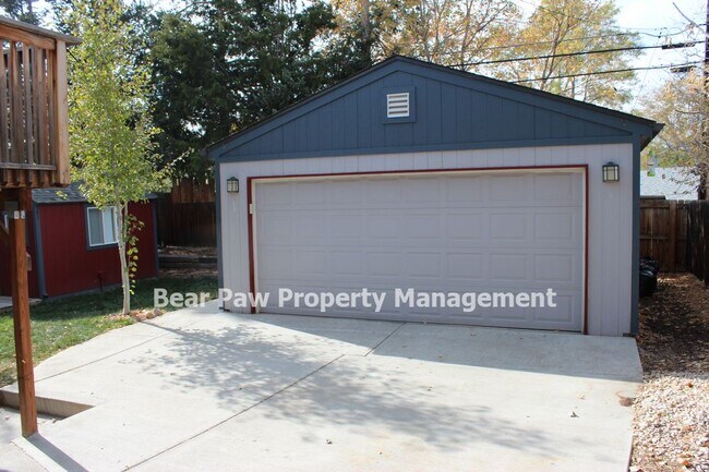 Building Photo - Awesome Brick Ranch in Lakewood
