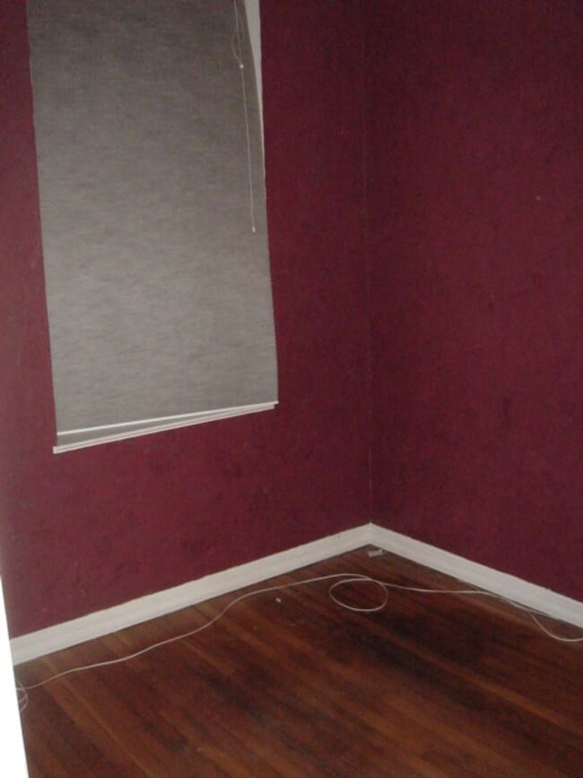 Photo - LONGWOOD MEDICAL or NUJuly 1 No Fee Heat Hw Inc Students Ok  Super nice place Under priced House