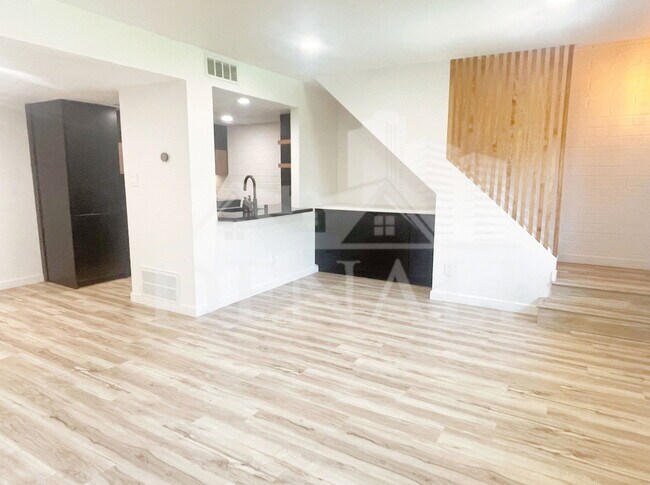 Building Photo - 6026 N 79th St