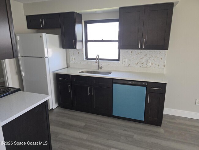 Building Photo - 1076 Hermosa Dr