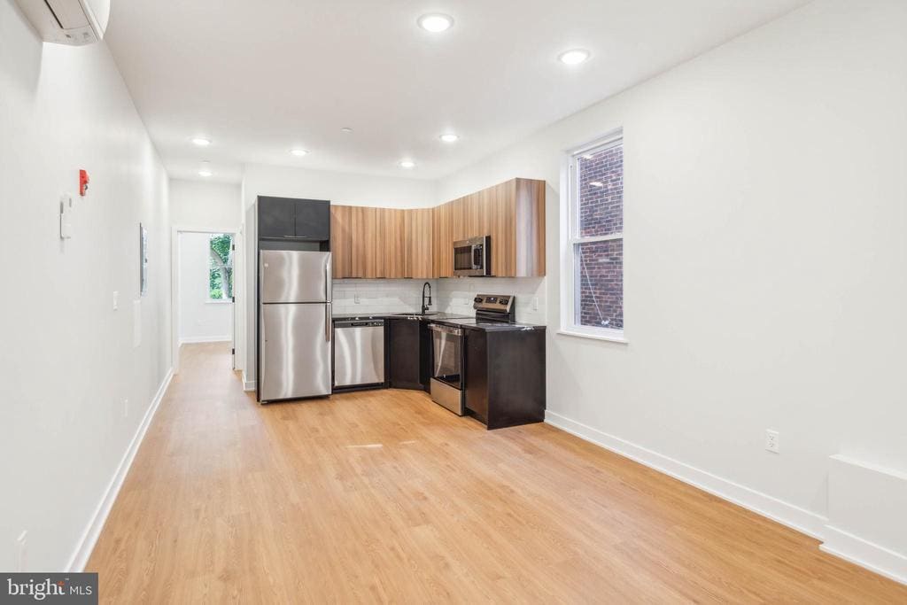 Primary Photo - 4145 W Girard Ave