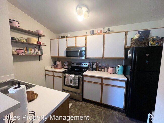 Building Photo - 1 br, 1 bath House - 400 Cunat Blvd #3C