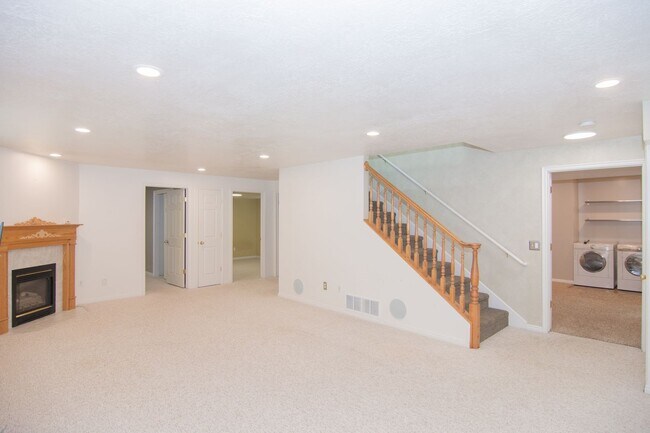 Foto del edificio - Gorgeous Bountiful Home w/ Solar & 3 Car Garage