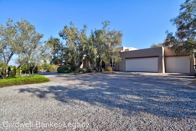 Foto del edificio - 4 br, 3 bath House - 11821 San Rafael NE