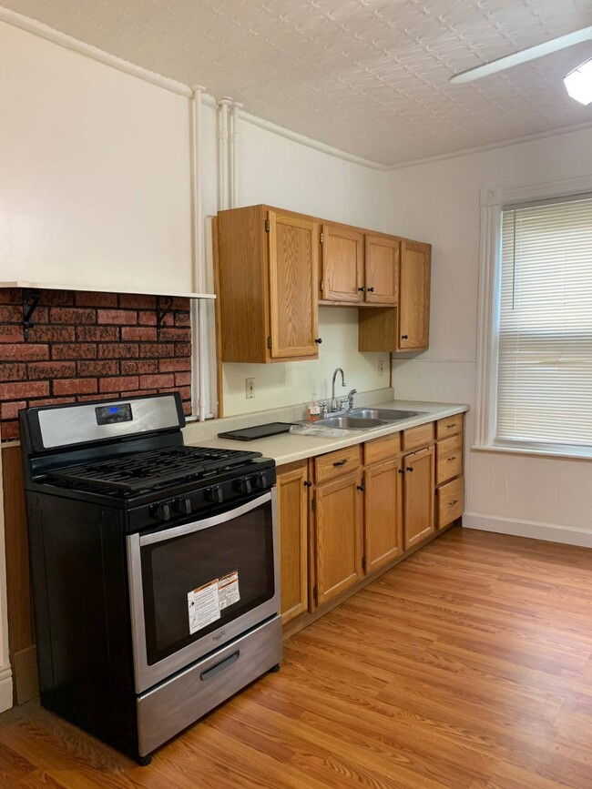 Building Photo - 1053 Glenwood Blvd