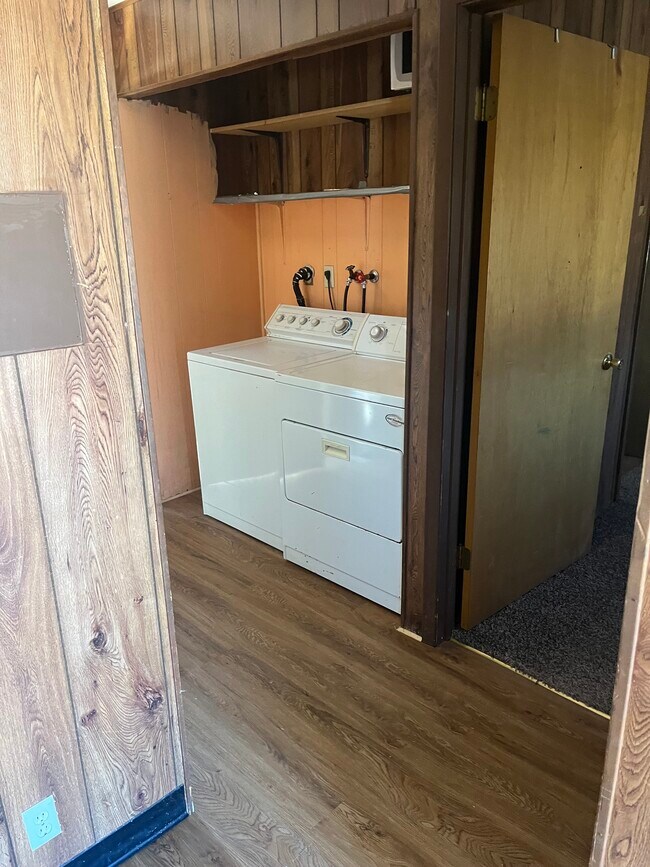 Laundry Room - 103 Broadway St
