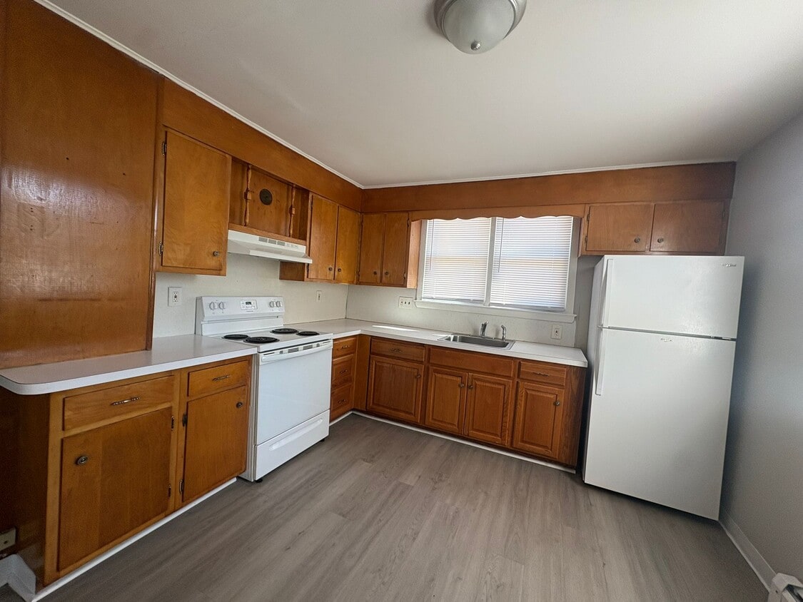 Primary Photo - 1463 Dixwell Ave