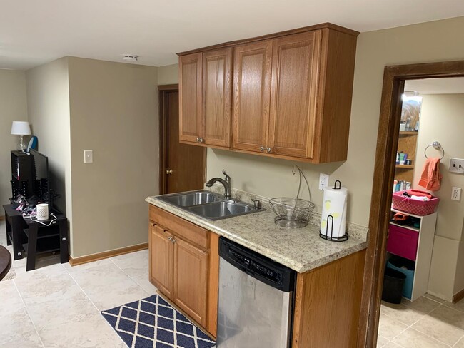 Dishwasher - 2235 Quebec Ave S