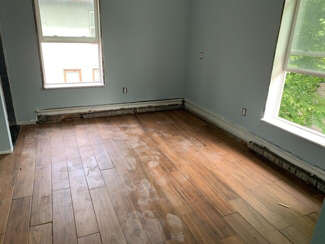 Building Photo - 420 Emmet St