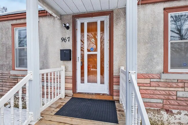 Photo du bâtiment - 967 Merivale Rd