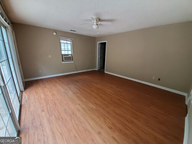 Building Photo - 403 Wendwood Ct