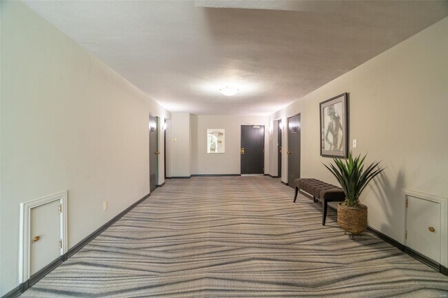 Foto del edificio - 520 S Brentwood Blvd