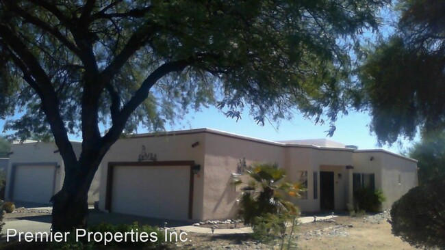 2 br, 2 bath House - 617 W Via Rosaldo photo'