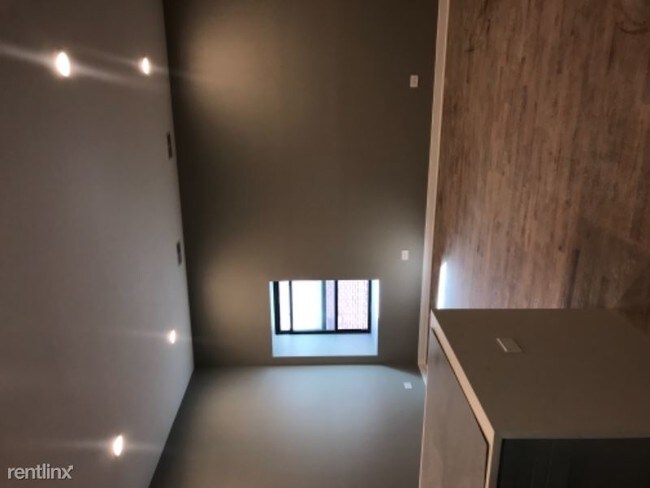 Building Photo - 3 br, 2 bath Apartment - 4706 S King Dr