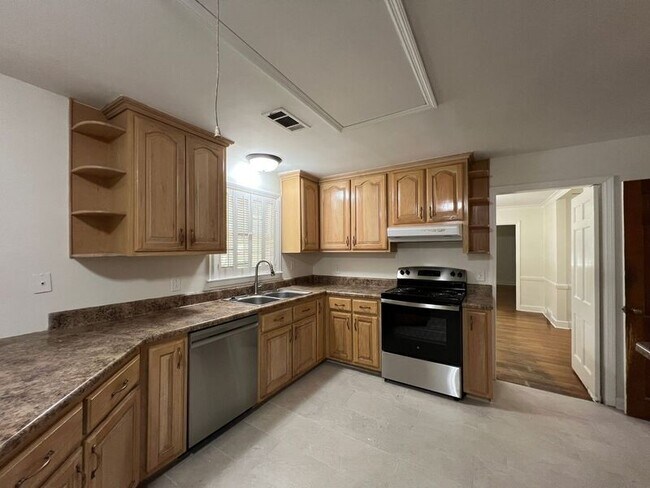 Foto del edificio - 551 S Goodlett St