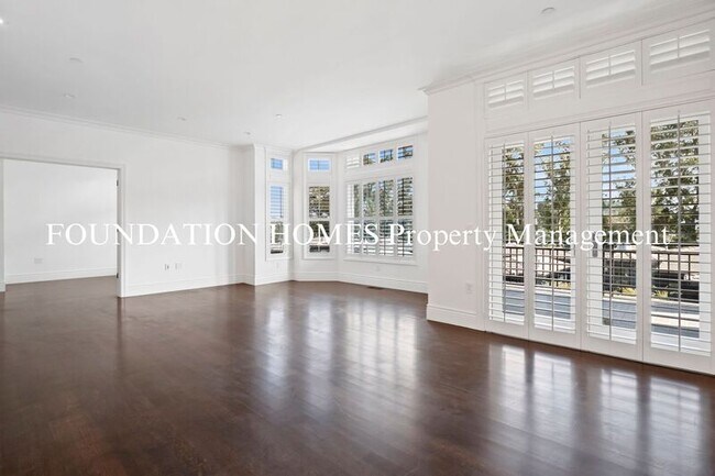 Building Photo - 22 De Silva Island Dr