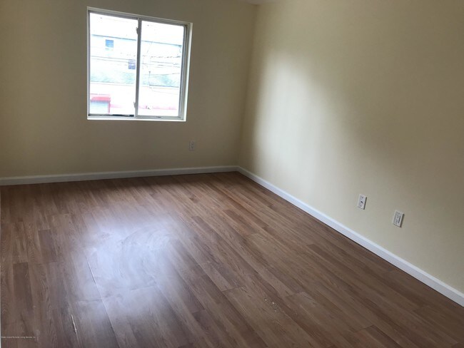 Foto del edificio - 73 Arlington Pl