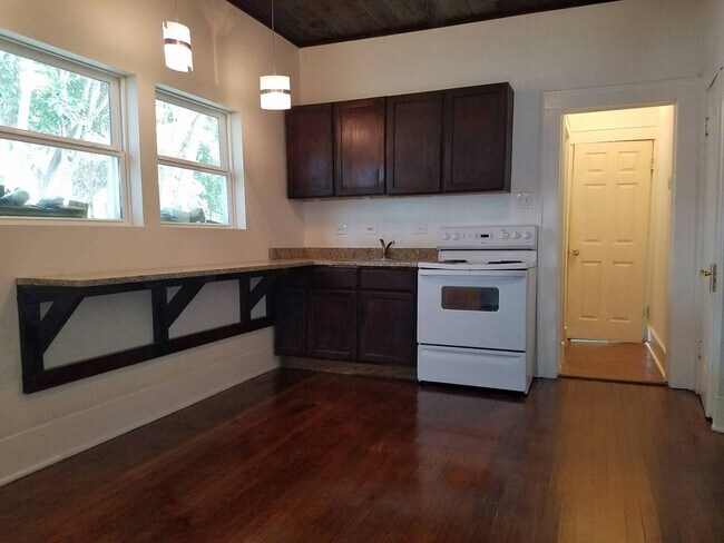 Foto del edificio - 826 Erie Ave