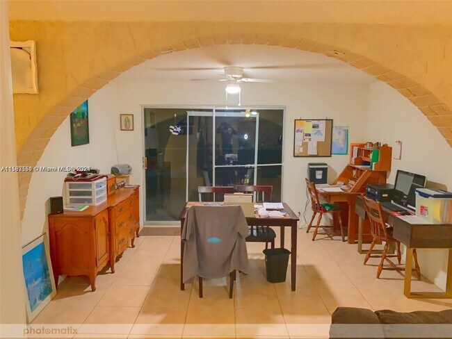 Building Photo - 2698-2704 Northwest 65th Avenue Apt #2700,...