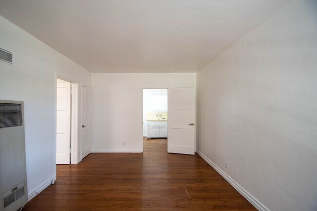 Foto del edificio - 10839 Moorpark St