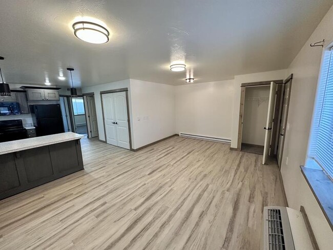 Building Photo - 1044 Enterprise Dr