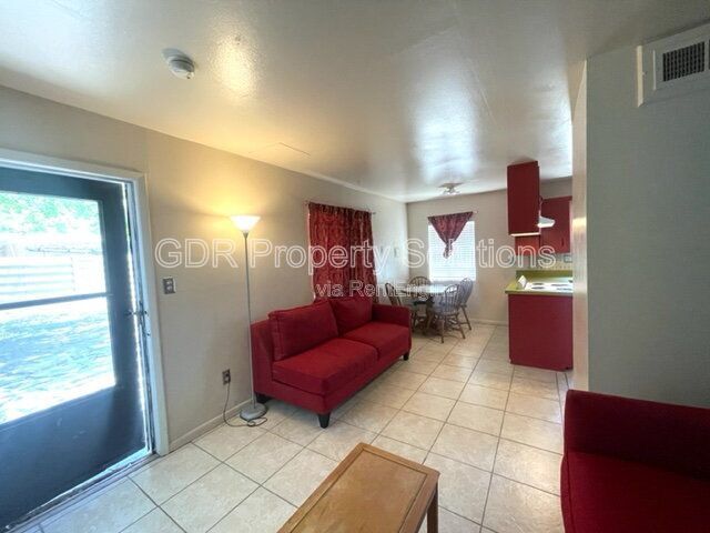 Foto del edificio - 2530 Veranda Rd NW