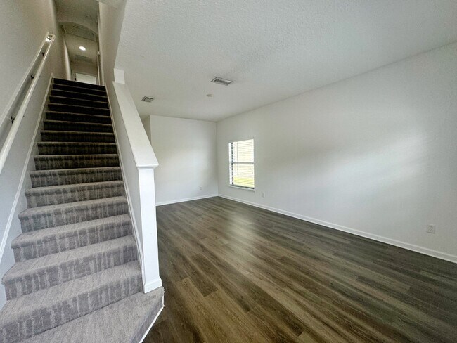 Foto del edificio - 3BR/2.5BA Paloma Townhome. Bright & Comfortable!