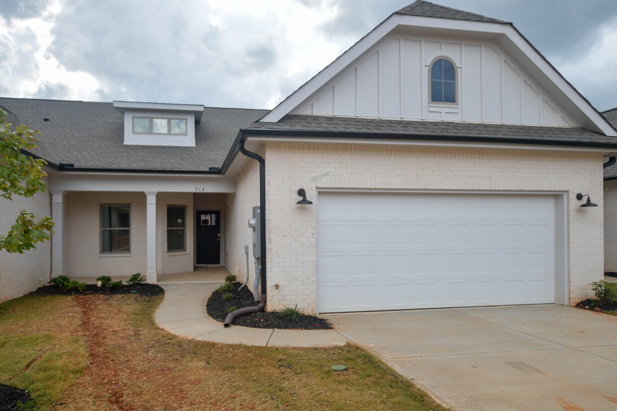 Primary Photo - 314 Cornstalk Cir