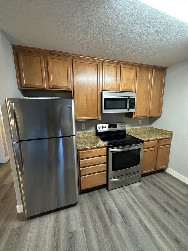 Foto del edificio - Affordable 3-Bed, 2-Bath Condo with Update...