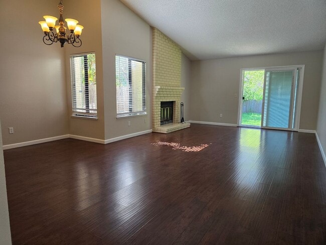 Building Photo - Beautiful Single Story home in the Hercules Hills