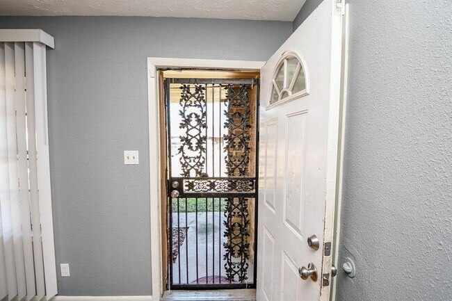 Foto del edificio - 5510 Ricky St