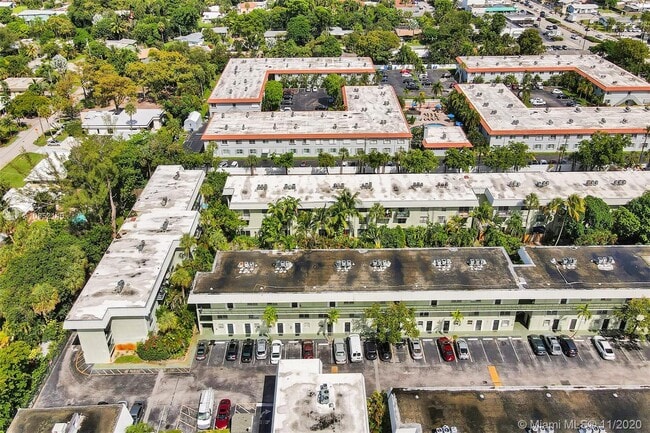 Building Photo - 805 W Oakland Park Blvd