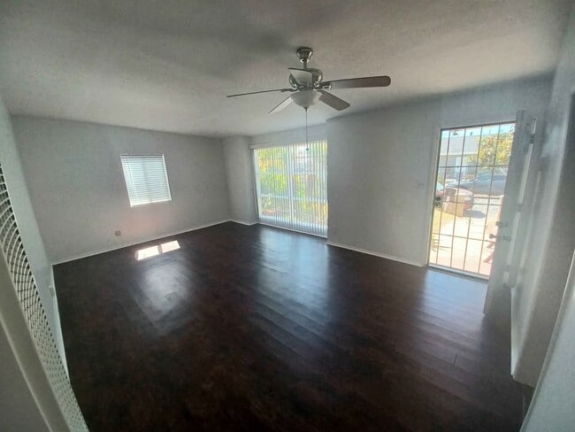 Building Photo - 751 Jewell Dr