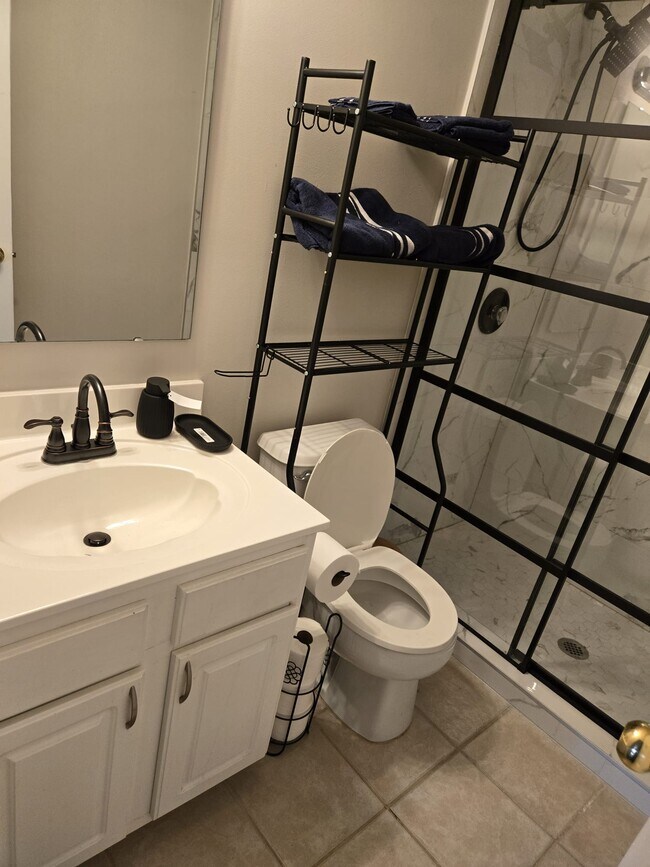 Building Photo - 12140 Old Willow Rd