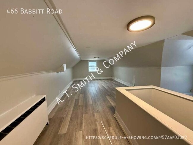 Foto del edificio - 466 Babbitt Rd