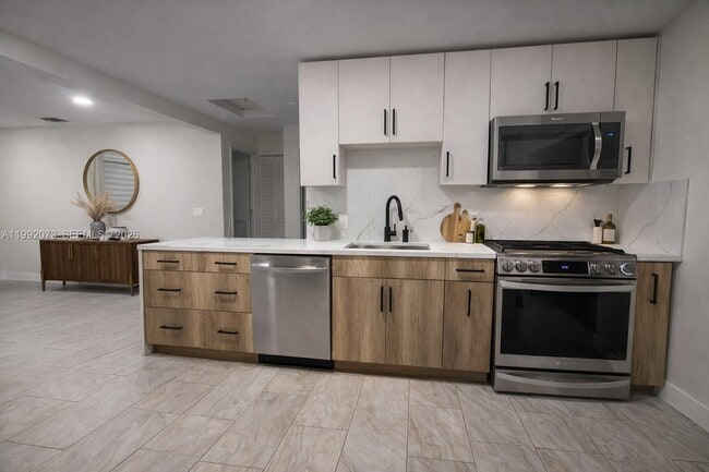 Foto del edificio - 6782 SW 25th St