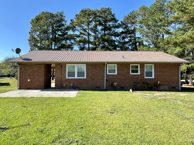 Building Photo - 522 College Drive