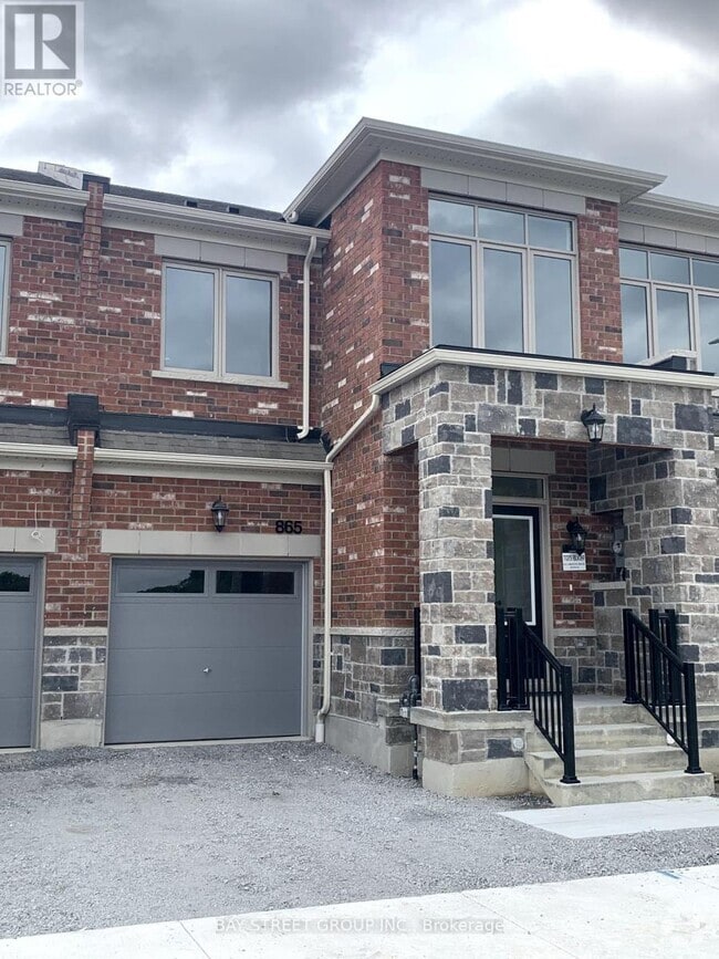 Building Photo - 865 Smoothrock Ave