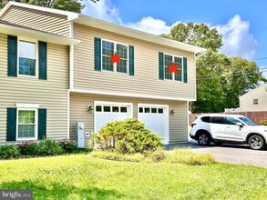 Building Photo - 1217 Somerset Rd