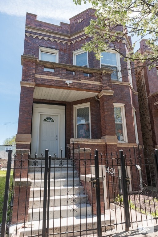 Building Photo - 1431 N Springfield Ave