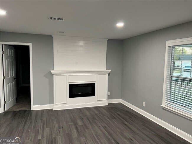 Foto del edificio - 318 Willowwind Dr