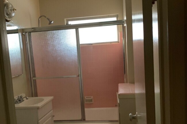 Bathroom - 1762 Silver Lake Blvd