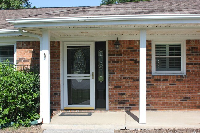 Foto del edificio - Beautiful Single Family Home in Great Neck Estates