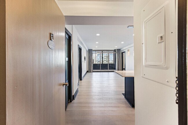 Foto del edificio - 14 Lockwood Dr