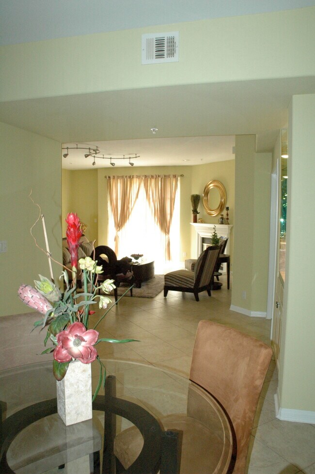 Foto del edificio - 1250 Midvale Ave