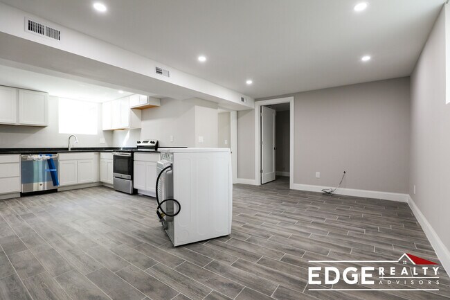 Foto del edificio - 14 Glenmont Rd