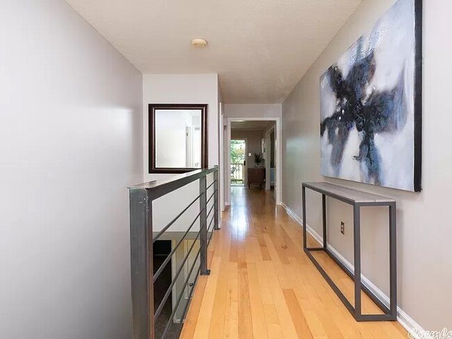 Building Photo - 10 Brookridge Cv