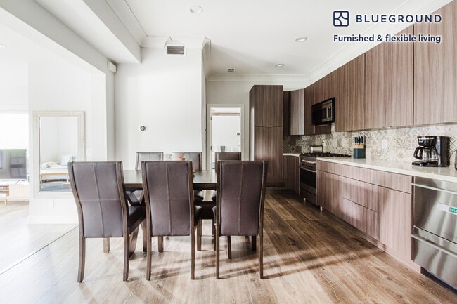 Building Photo - 251 Middlefield Rd